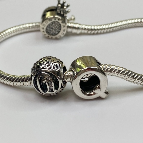 Sterling Silver Vintage Letter Q Charm - Picture 10 of 10